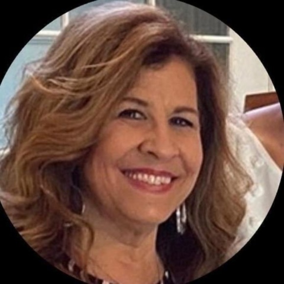 Meet your Posher, Stephanie - Picture 1 of 1